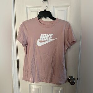 Used Women’s Nike Shirt